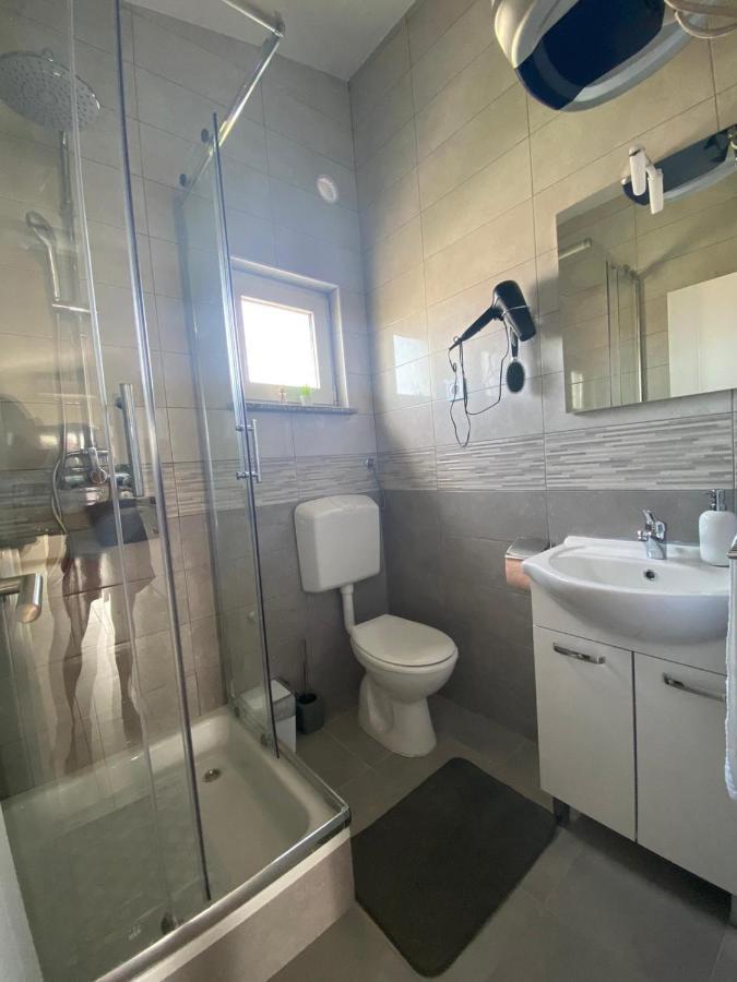Zrinec Apartment Vir Luaran gambar