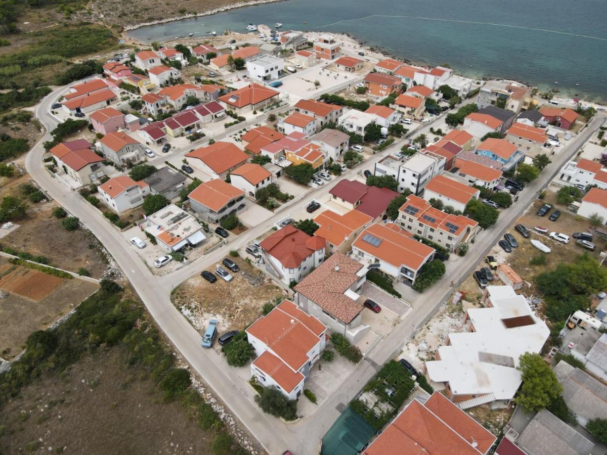 Zrinec Apartment Vir Luaran gambar