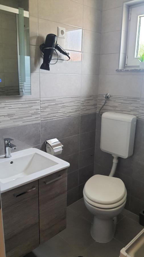 Zrinec Apartment Vir Luaran gambar