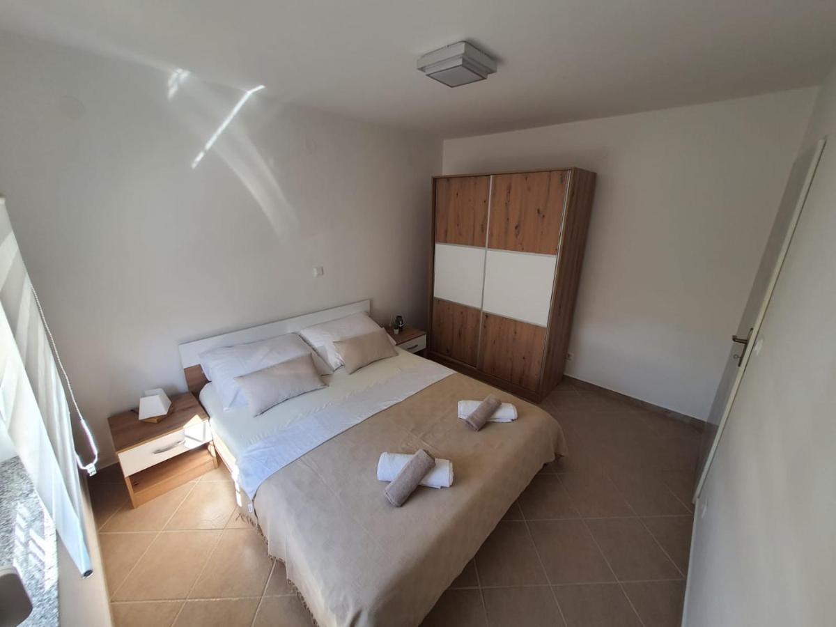 Zrinec Apartment Vir Luaran gambar