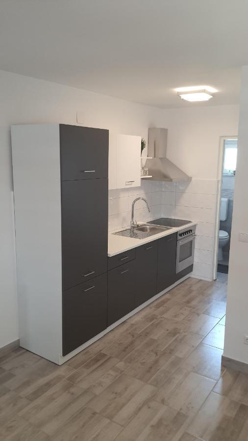 Zrinec Apartment Vir Luaran gambar